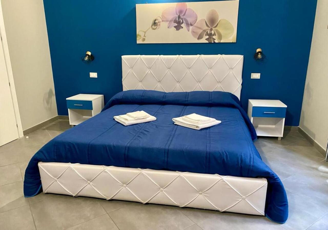 Oasi Del Turista Apartment ปาแลร์โม ภายนอก รูปภาพ
