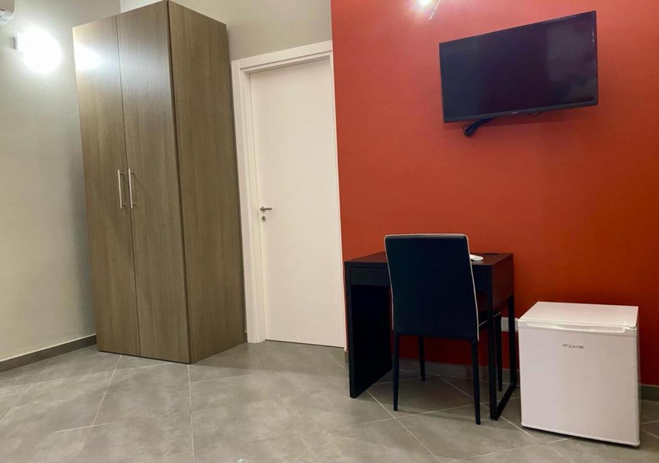 Oasi Del Turista Apartment ปาแลร์โม ภายนอก รูปภาพ